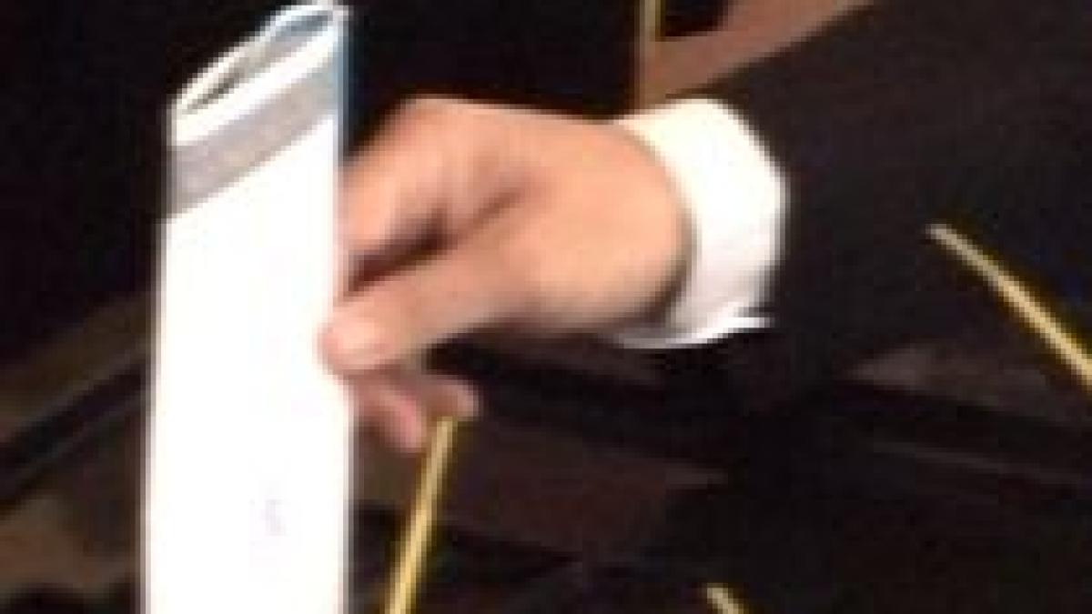 primele estimari ale alegerilor din kosovo candidatii partidului democrat preferati de alegatori