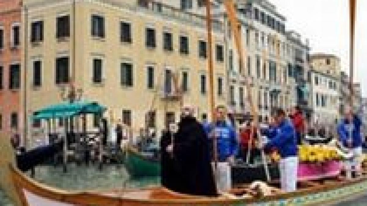 venetia este pe moarte o asociatie civica a organizat funeraliile simbolice ale orasului