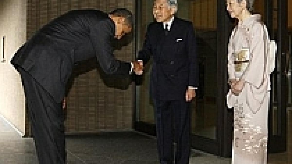 obama calificat slugarnicul suprem dupa o plecaciune in fata imparatului japoniei