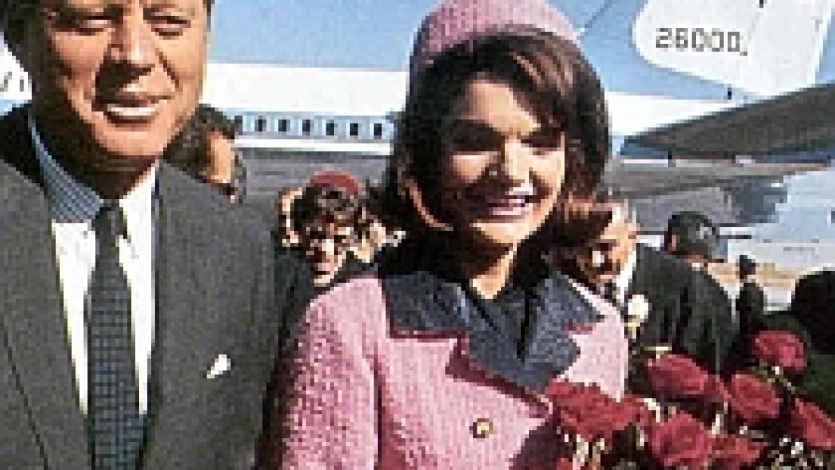 ultimul autograf al lui jfk din dallas vandut cu 39 000 dolari