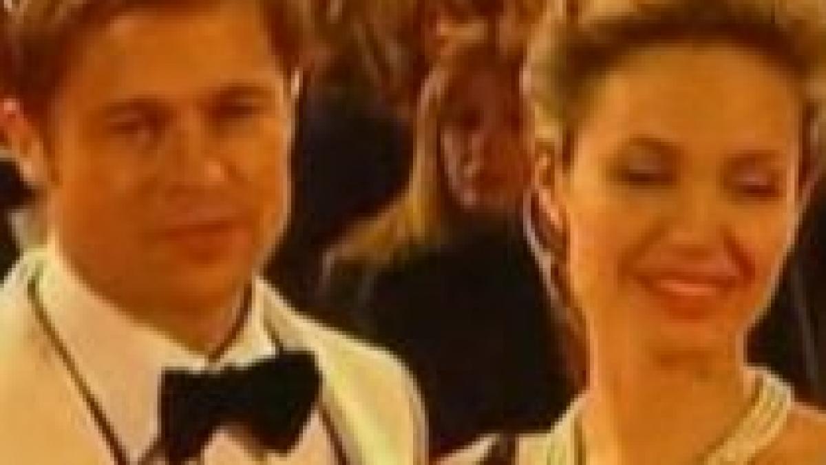 angelina jolie si brad pitt au creat o colectie de bijuterii de lux in scop caritabil video