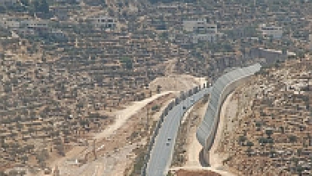 sua furioase dupa ce israel aproba construirea a 900 de case in colonii