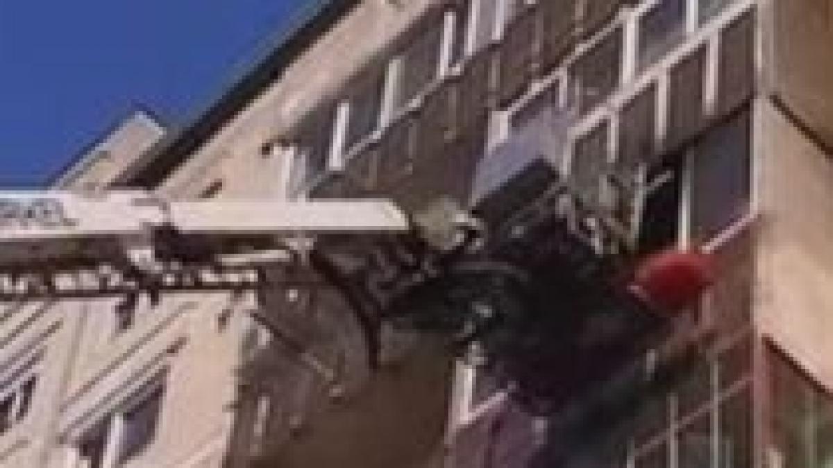 apartament din oradea distrus in totalitate de un incendiu video