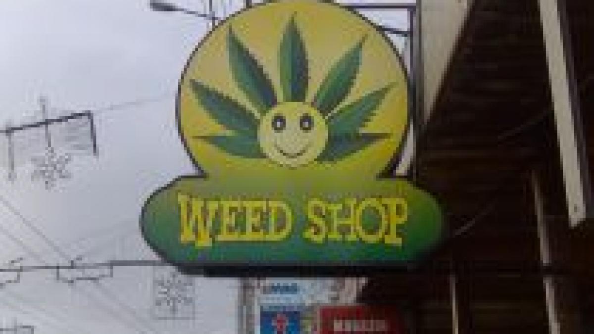 adolescent din targu mures in coma la spital dupa ce a fumat ierburi legale