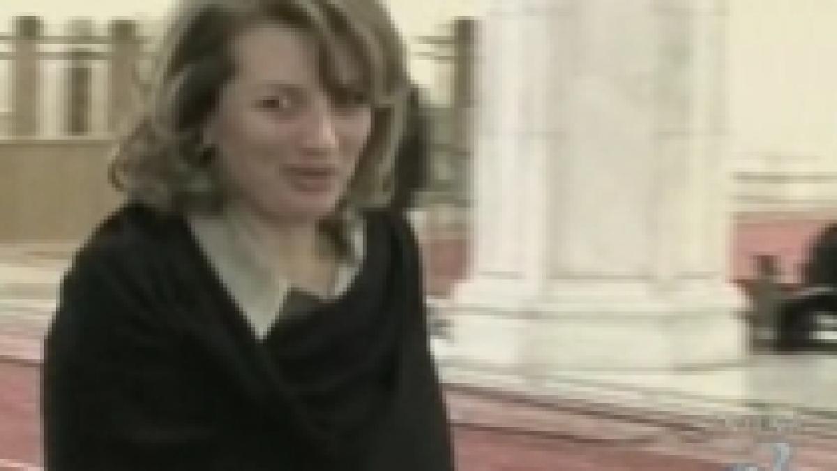 ioana basescu a intarziat la confruntarea finala de la palatul parlamentului video