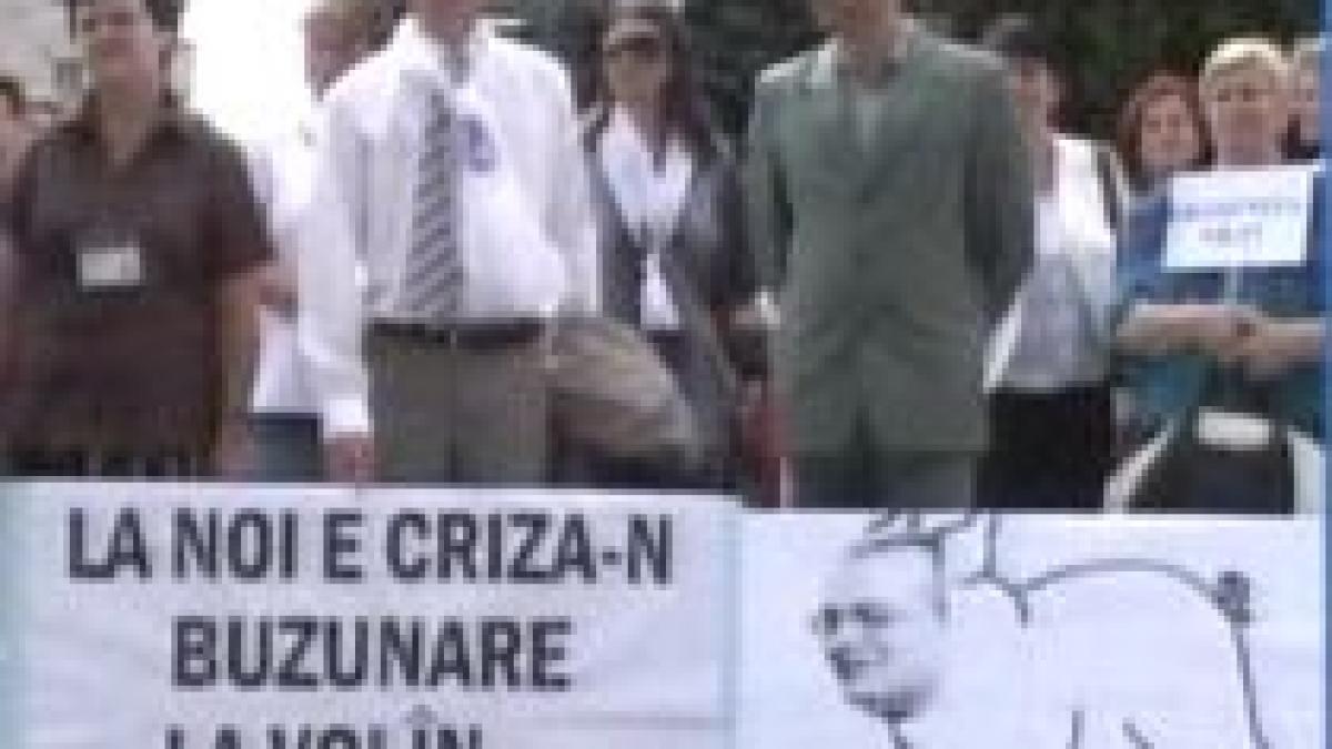 profesorii au protestat la guvern fata de concediul fortat