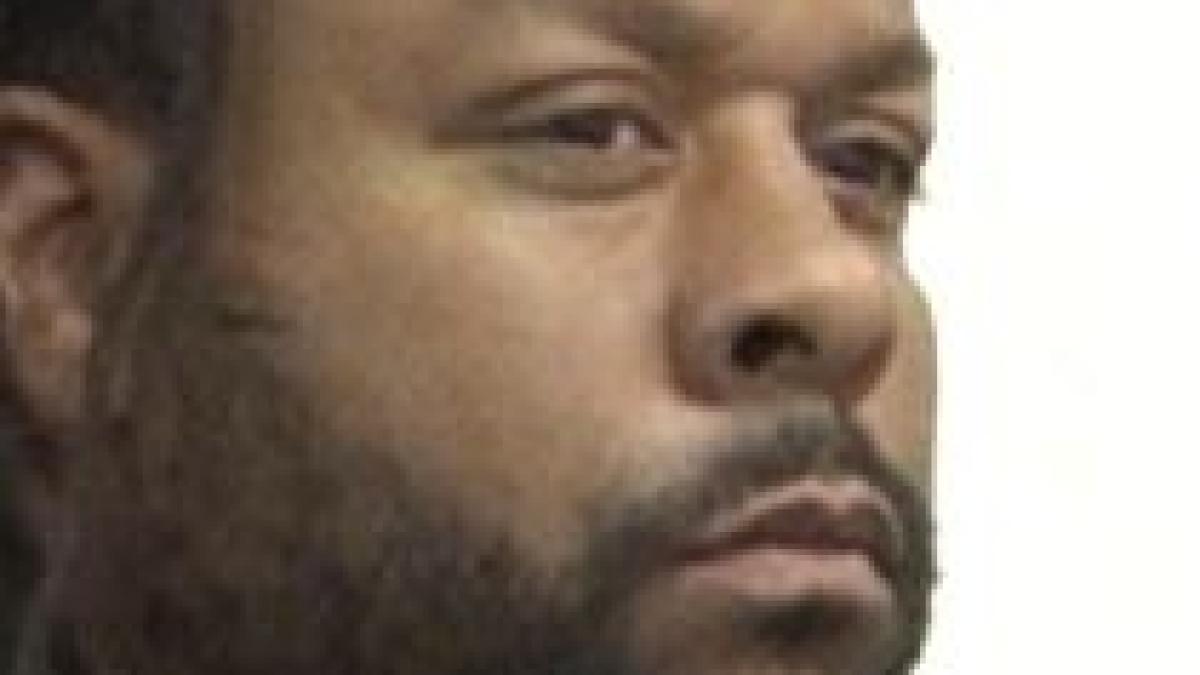 detroit un barbat si a impuscat fiul in cap pentru ca isi molestase sora video