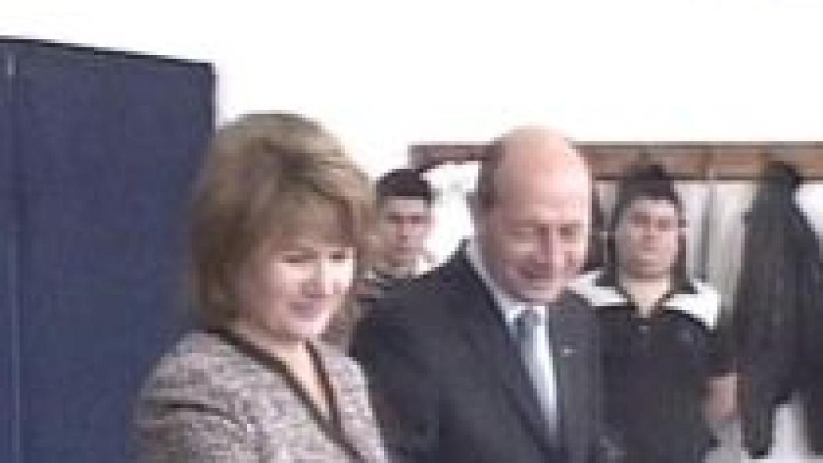presedintele basescu a votat romanii isi vor exercita suveranitatea in interesul lor video