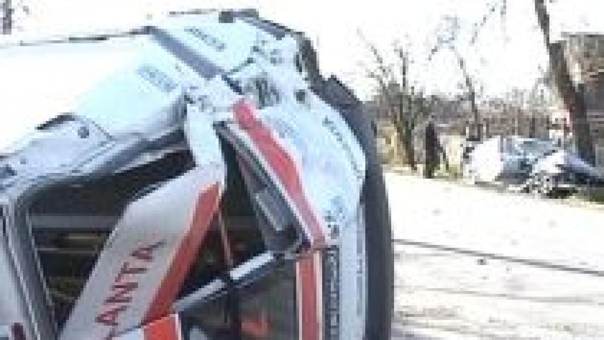 ionel mantog seful campaniei electorale a pdl gorj ranit grav intr un accident rutier