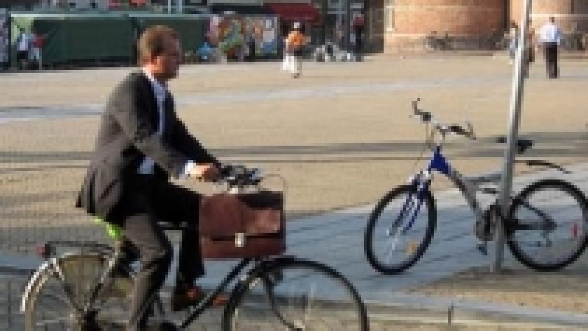 paris cele 20 000 de bicicletele disponibile gratuit vandalizate