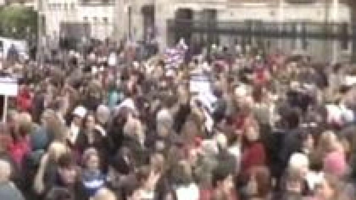 bugetarii din irlanda au protestat fata de planurile guvernului de a reduce salariile video