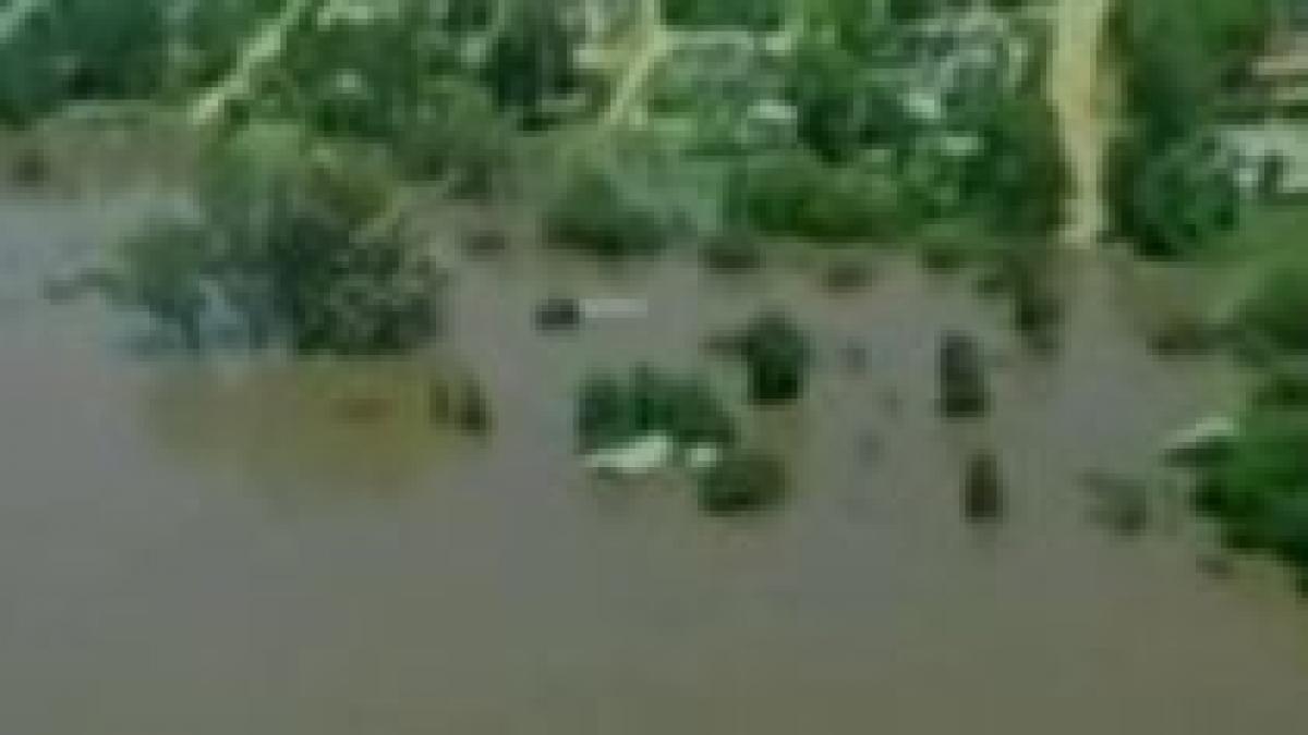 furtuni si inundatii in america de sud 12 oameni au murit si peste 20 000 si au parasit locuintele