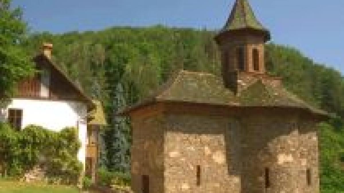 peste 40 000 de oameni au participat la pelerinajul de la manastiera prislop