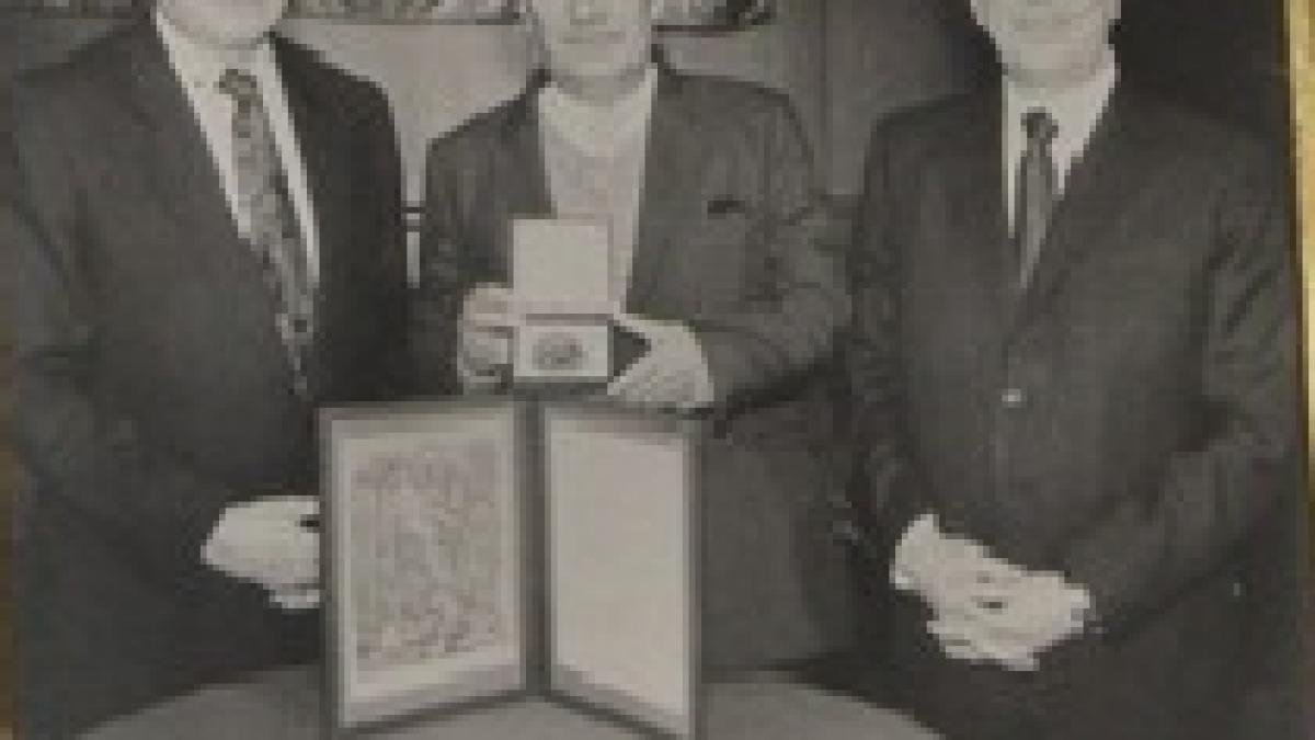 cum a ajuns romanul ioan moraru sa participe la decernarea premiului nobel in 1985 foto