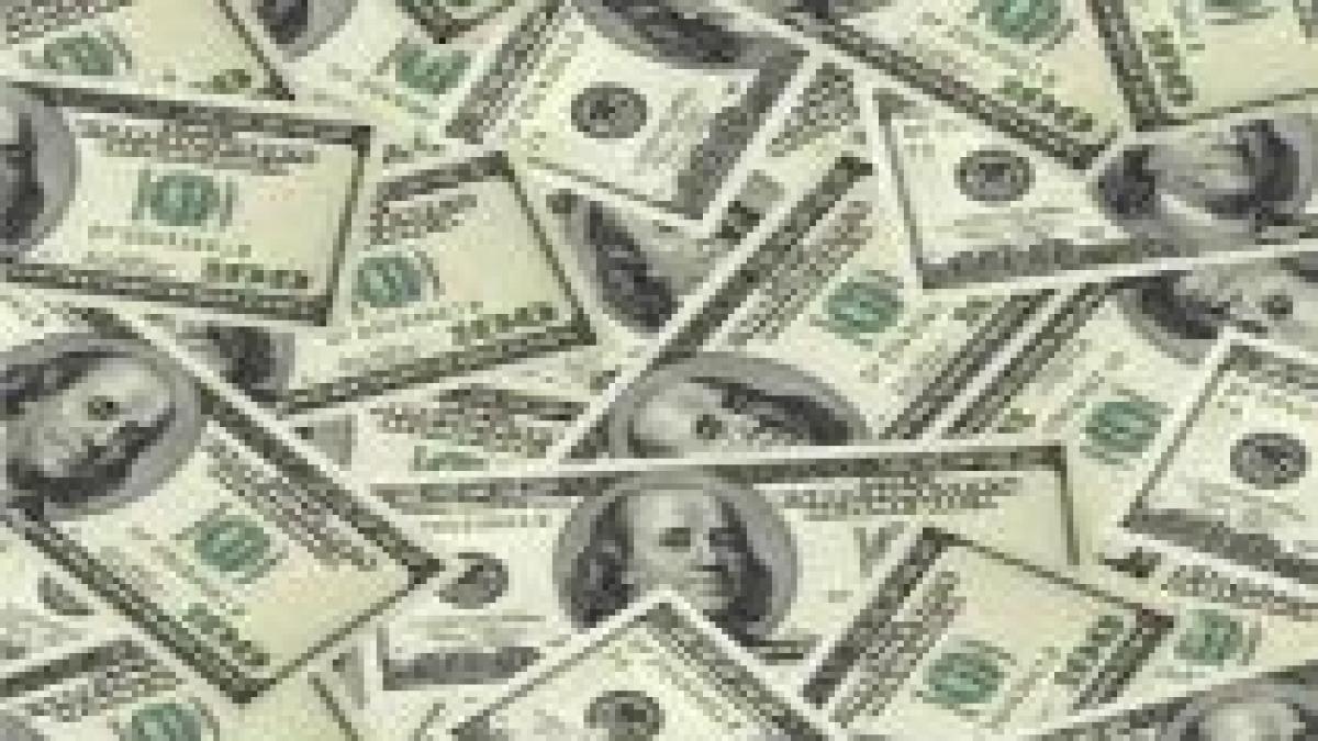 moneda americana castiga teren in fata euro barilul de petrol sare de 78 de dolari