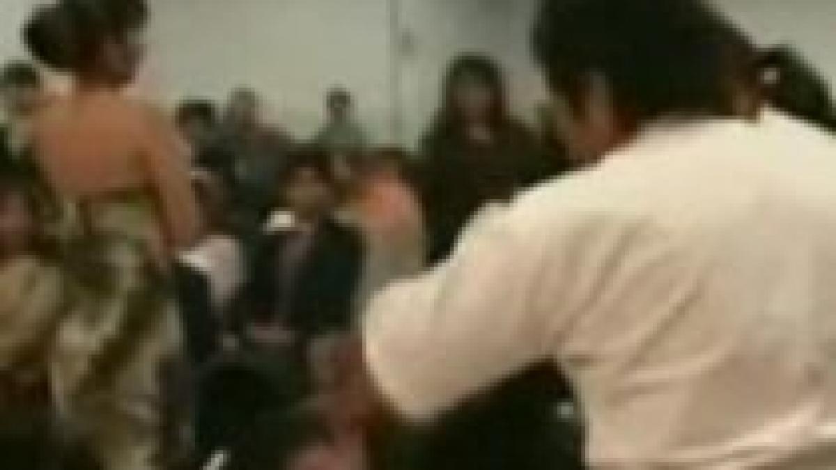 bataie la o nunta din peru mirele atacat de rudele actualei sotii video