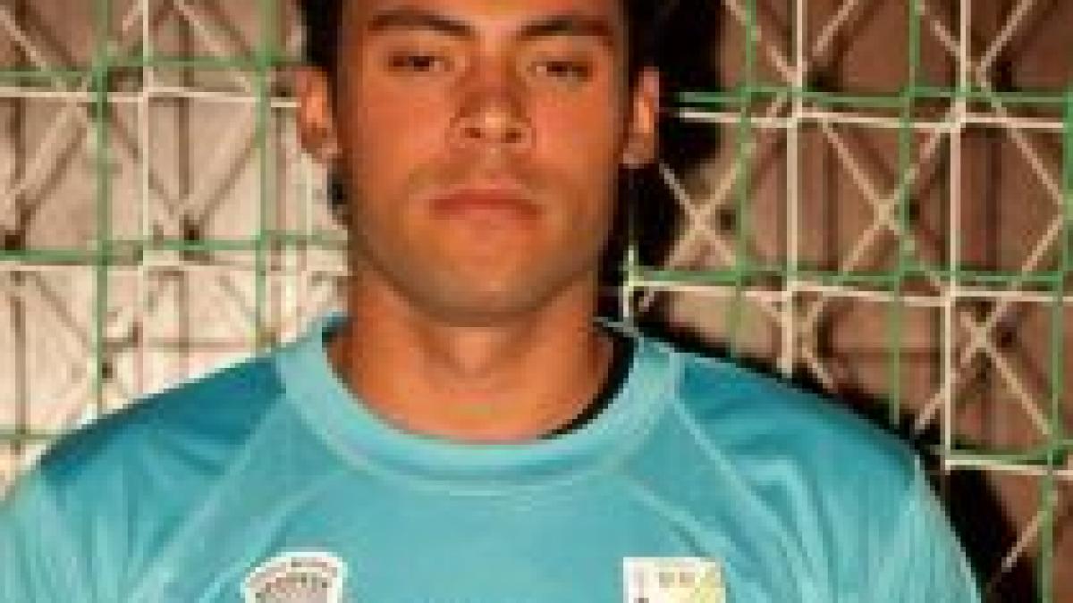 federatia romana de fotbal naturalizeaza pentru prima oara un jucator strain