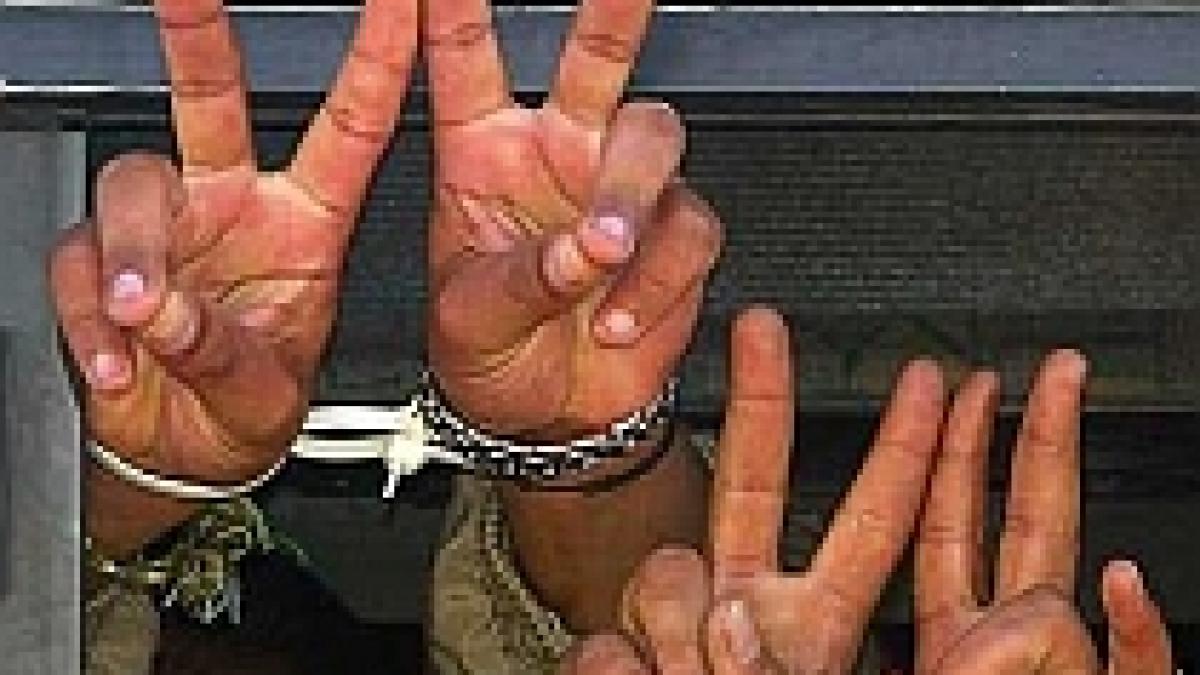 hamas israel va elibera 400 de prizonieri pentru sodatul rapit