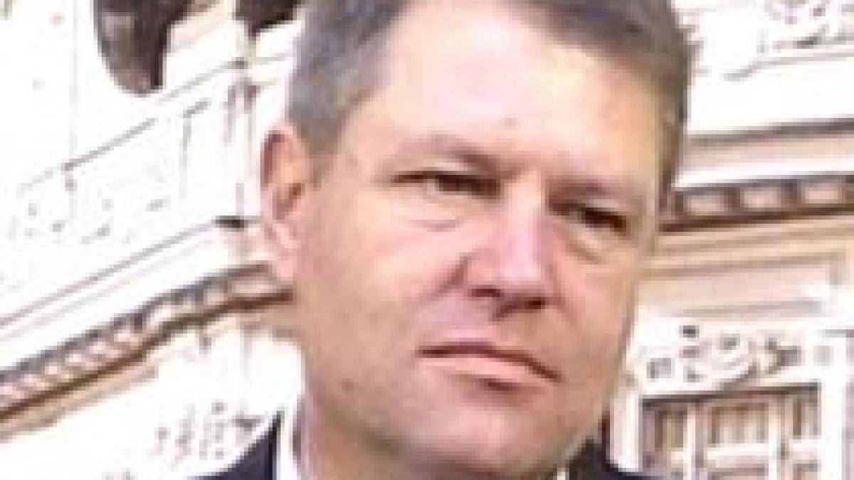 iohannis antonescu comaneci artisti si sportivi in galeria lui geoana la dezbaterea cu basescu