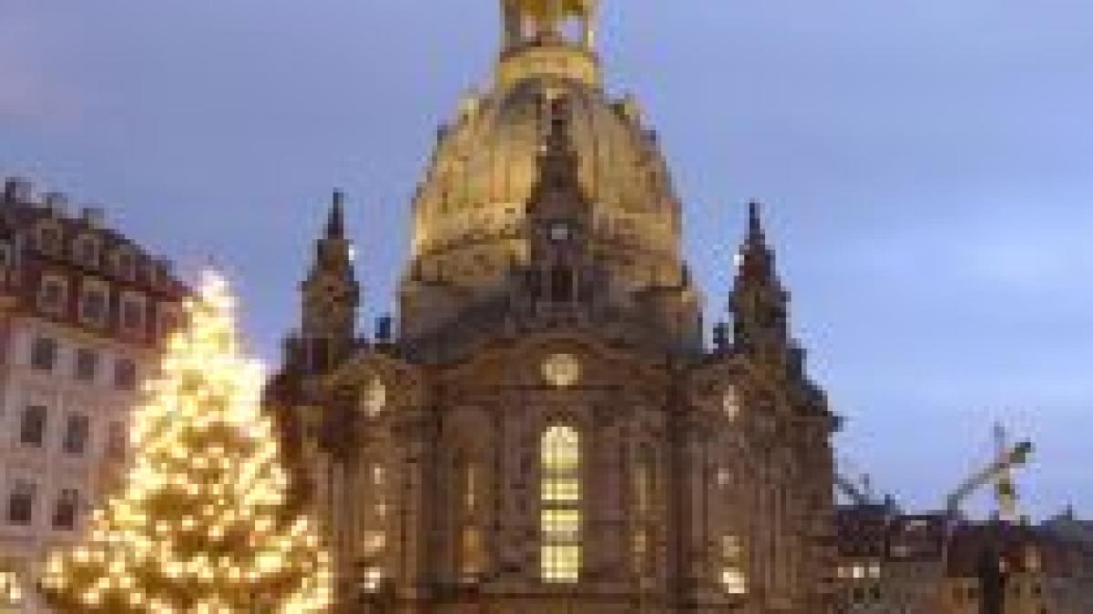 germania localnicii din dresda au sarbatorit furatul prajiturii de craciun