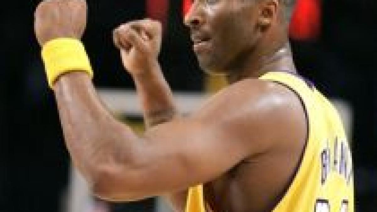 los angeles lakers phoenix suns 108 88 new jersey nets raman cu o victorie din 19 meciuri