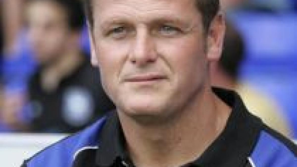 antrenorul lui queen s park rangers suspendat dupa ce a batut un jucator