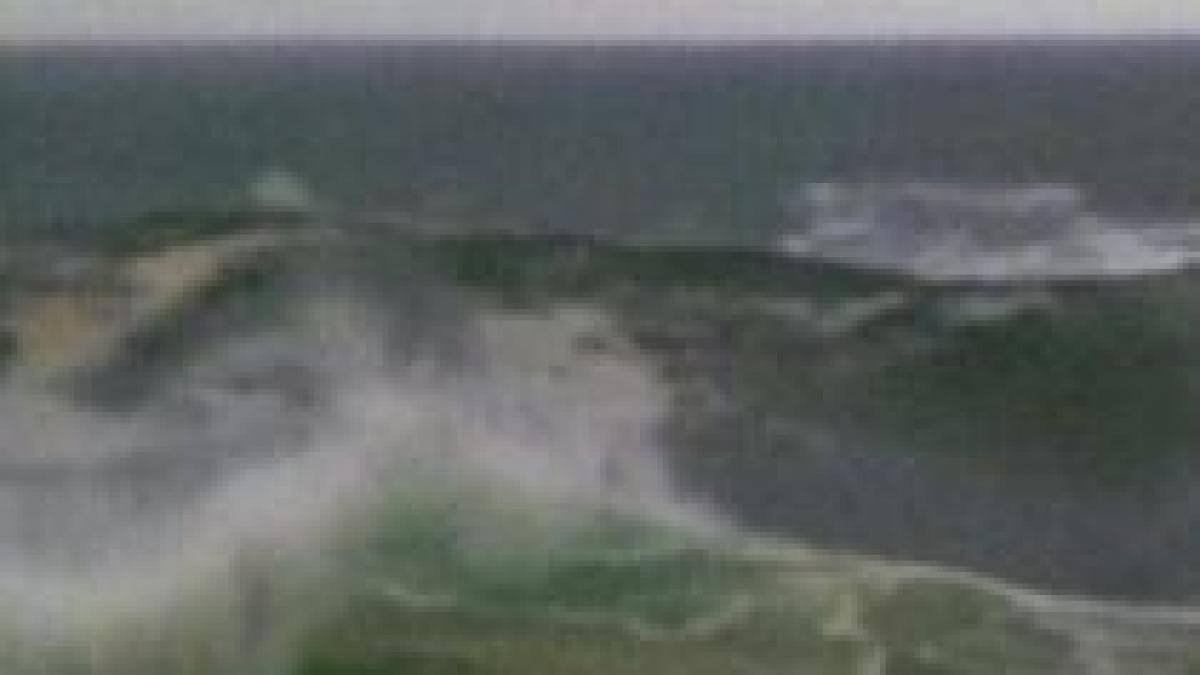 valuri de pana la 15 metri inaltime in hawaii video