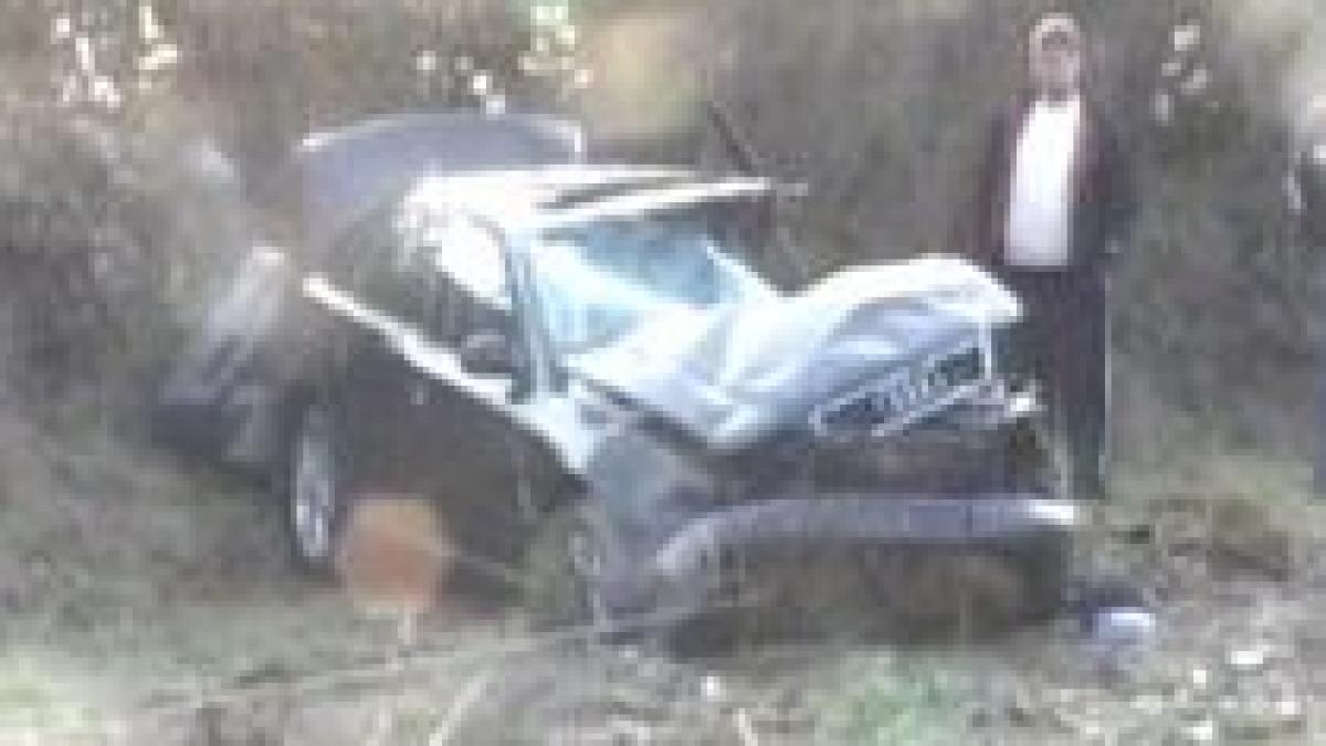 infotrafic doua accidente pe calea ferata soldate cu un mort si doi raniti video