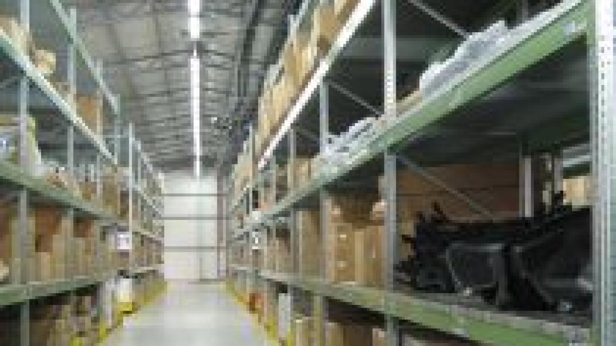 mercedes benz a inaugurat la oradea primul depozit central de piese de schimb foto