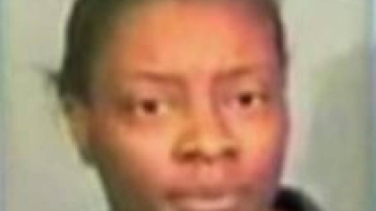 o femeie a rapit o tanara fara adapost insarcinata si a incercat s o taie pentru a i lua fatul video