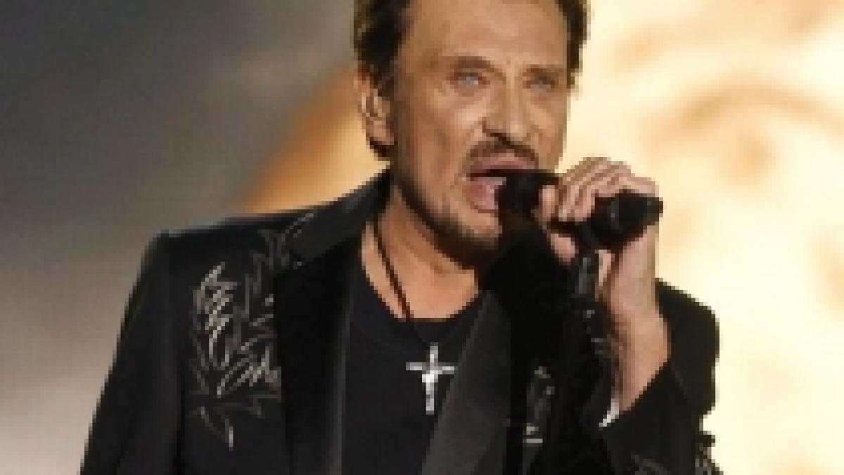 cantaretul francez johnny hallyday in coma artificiala