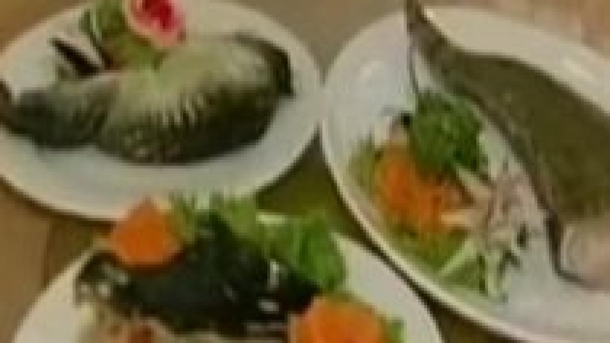 delicatese culinare cautate de romani coada de crocodil antilopa cu legume si strut la cuptor video