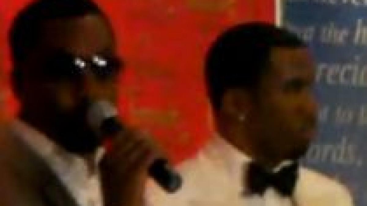 sean diddy combs are statuie de ceara la muzeul madame tussauds video