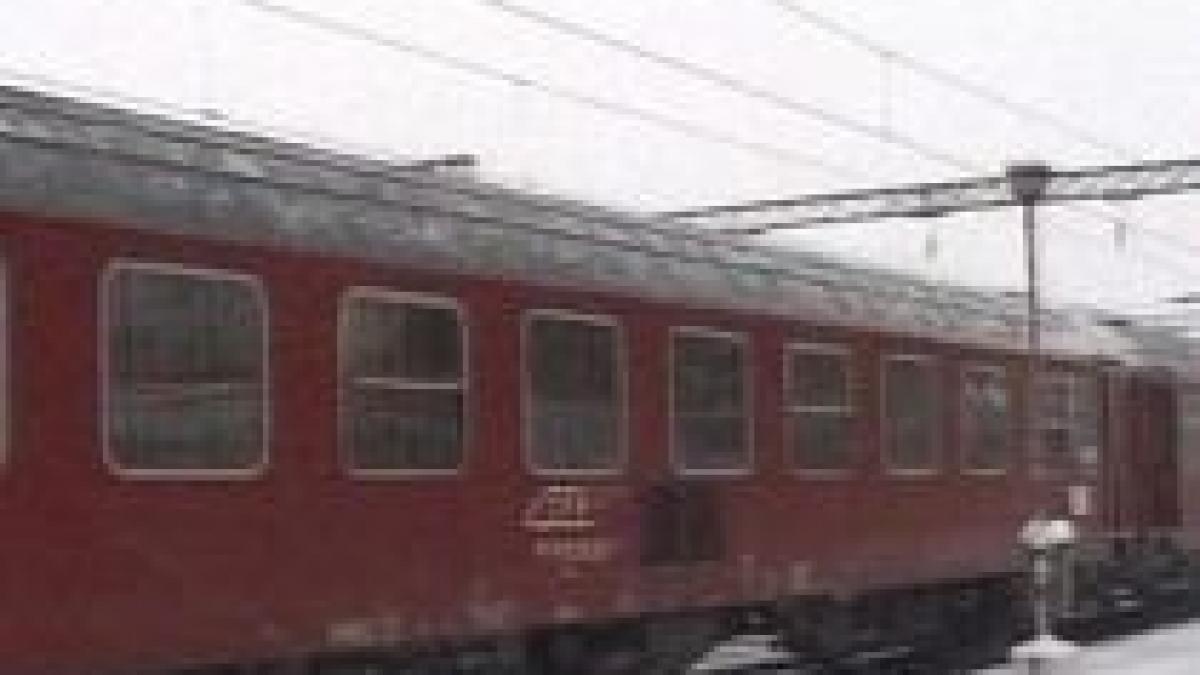 trenuri blocate in camp si intarzieri de peste 250 de minute din cauza zapezii