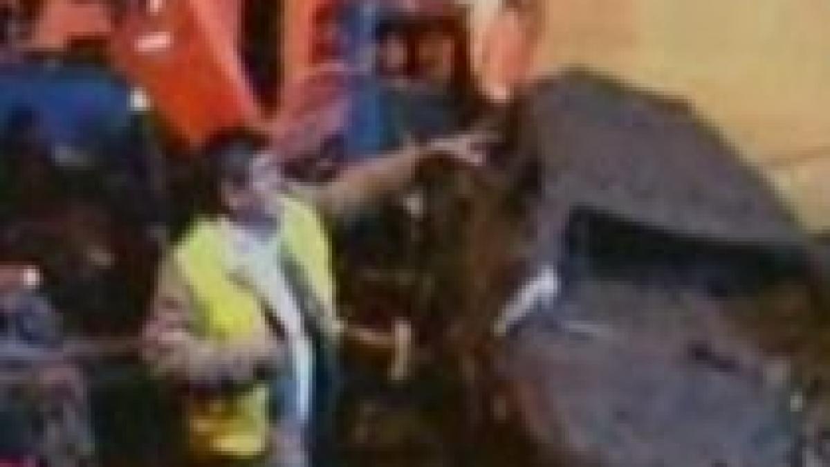 alunecari de teren in peru soldate cu opt morti si cel putin 20 de raniti video