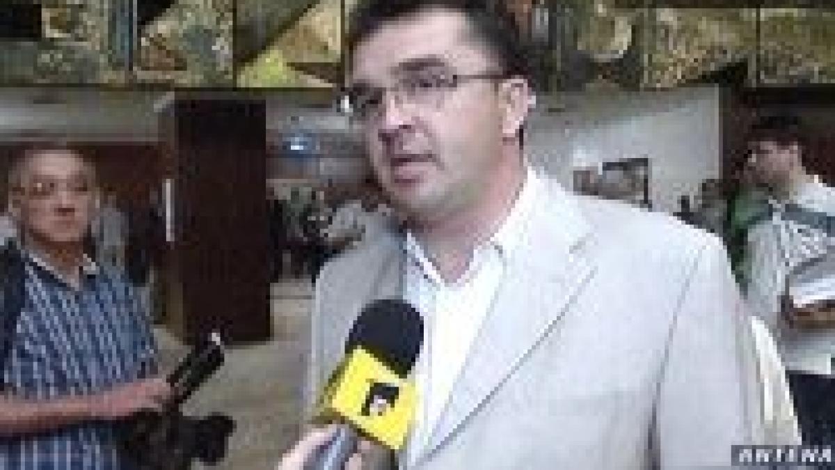 oprisan ii cere lui geoana sa si depuna mandatul de presedinte psd si sa incerce reinvestirea la