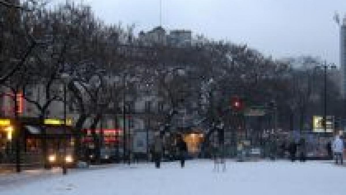 se intampla si in europa marile orase paralizate de caderea zapezii video