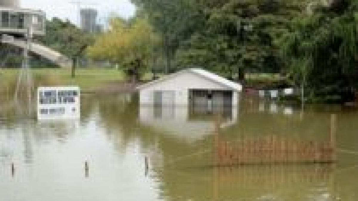argentina patru morti si sute de oameni evacuati in urma unei furtuni