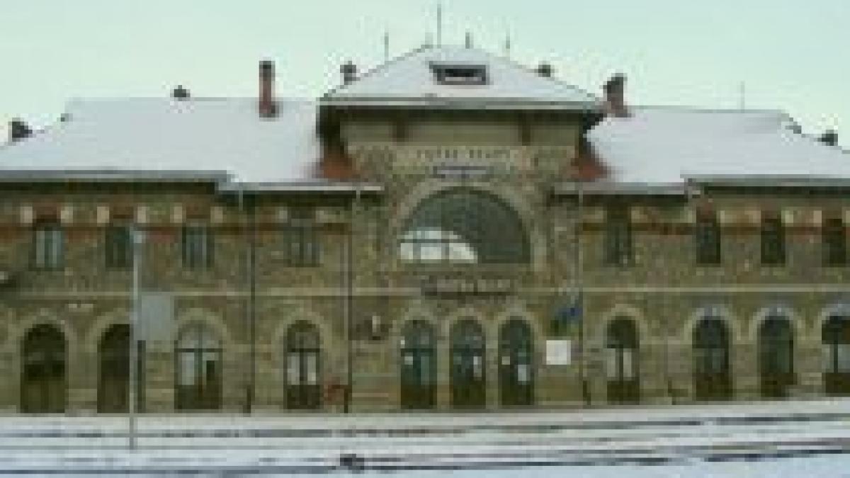 alarma cu bomba in fata garii din piatra neamt