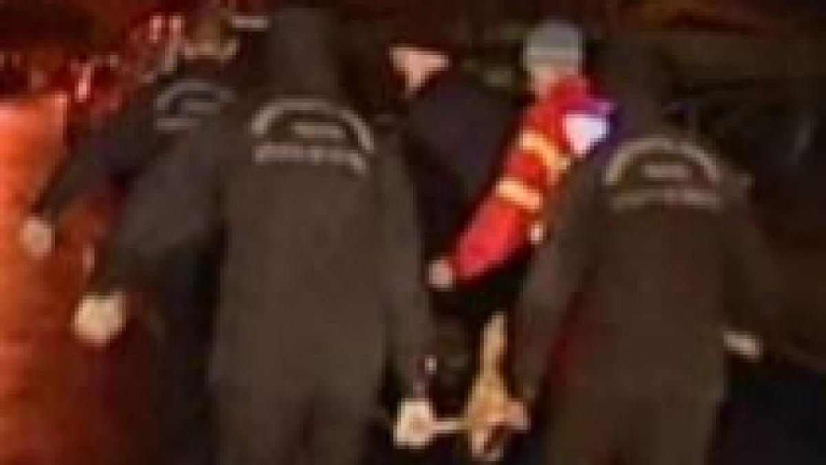 bucuresti doi tineri au murit dupa ce au cazut in raul dambovita video