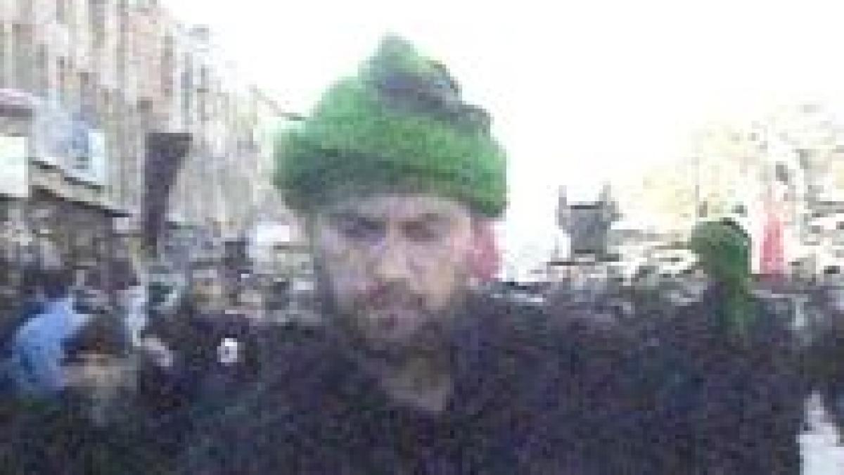 casmir zeci de oameni raniti de politisti in cadrul unei procesiuni a musulmanilor siiti