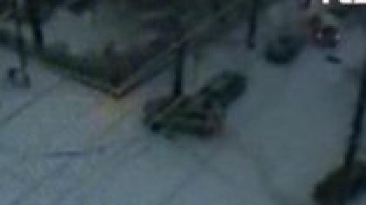 ciocniri in lant pe soselele americane din cauza poleiului video