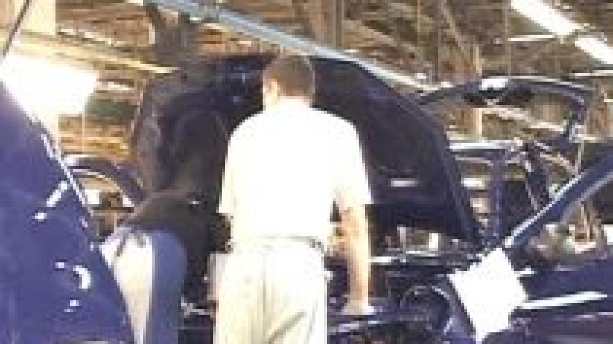 in plina criza industria auto din romania a reusit sa relanseze exporturile dacia cea mai mare