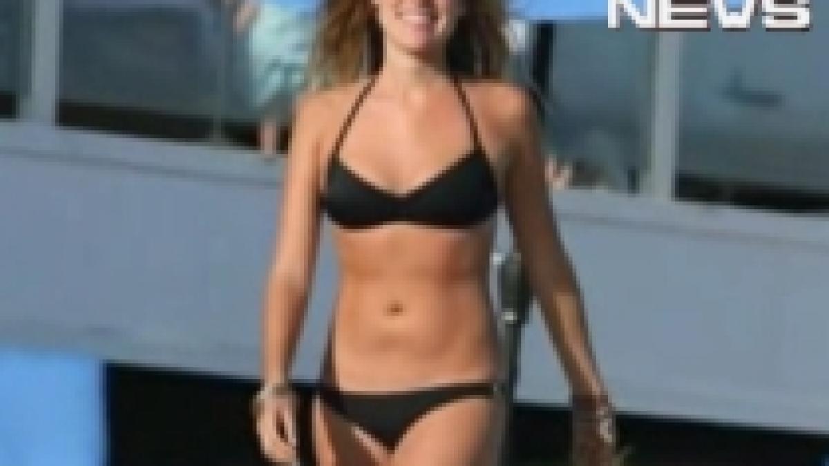 topul celor mai sexy vedete in bikini din 2009 video