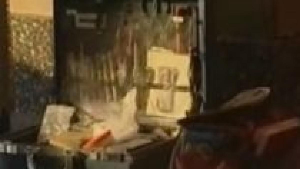 pachet suspect detonat de autoritati pe aeroportul malpensa din milano video