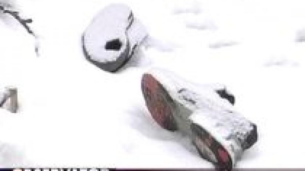 un adolescent din iasi s a sinucis dupa ce a aflat ca mama sa nu se mai intoarce din italia