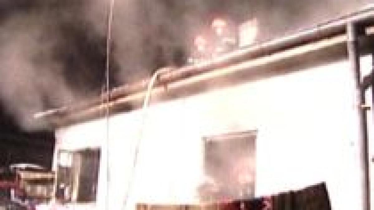 o bucuresteanca de 55 ani a ars de vie in propria casa video