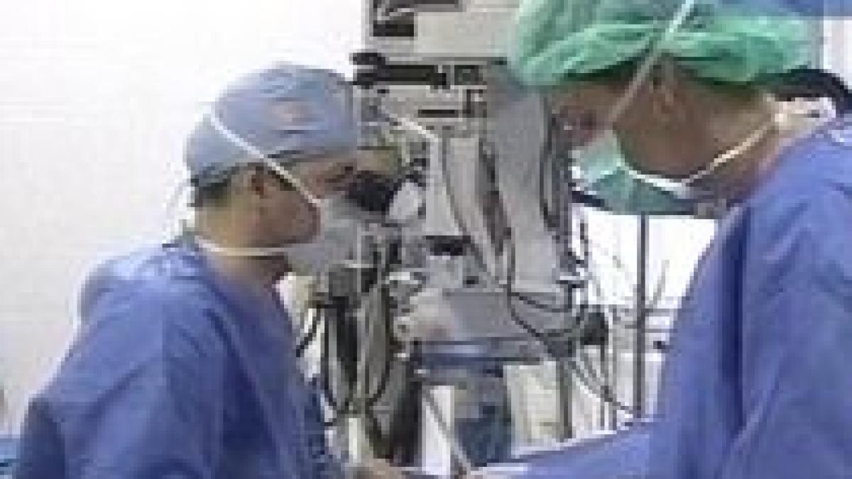 premiera medicala in europa de est realizata la oradea transplant de cornee artificiala video