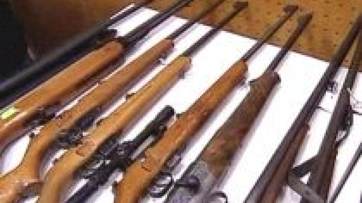 mai multe arme furate din casa unui notar din oradea