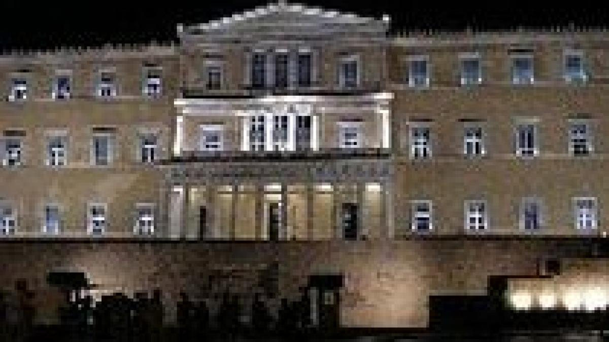 atentat cu bomba in fata cladirii parlamentului grec